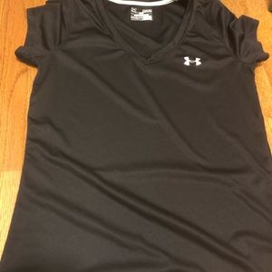 Black under armor tee